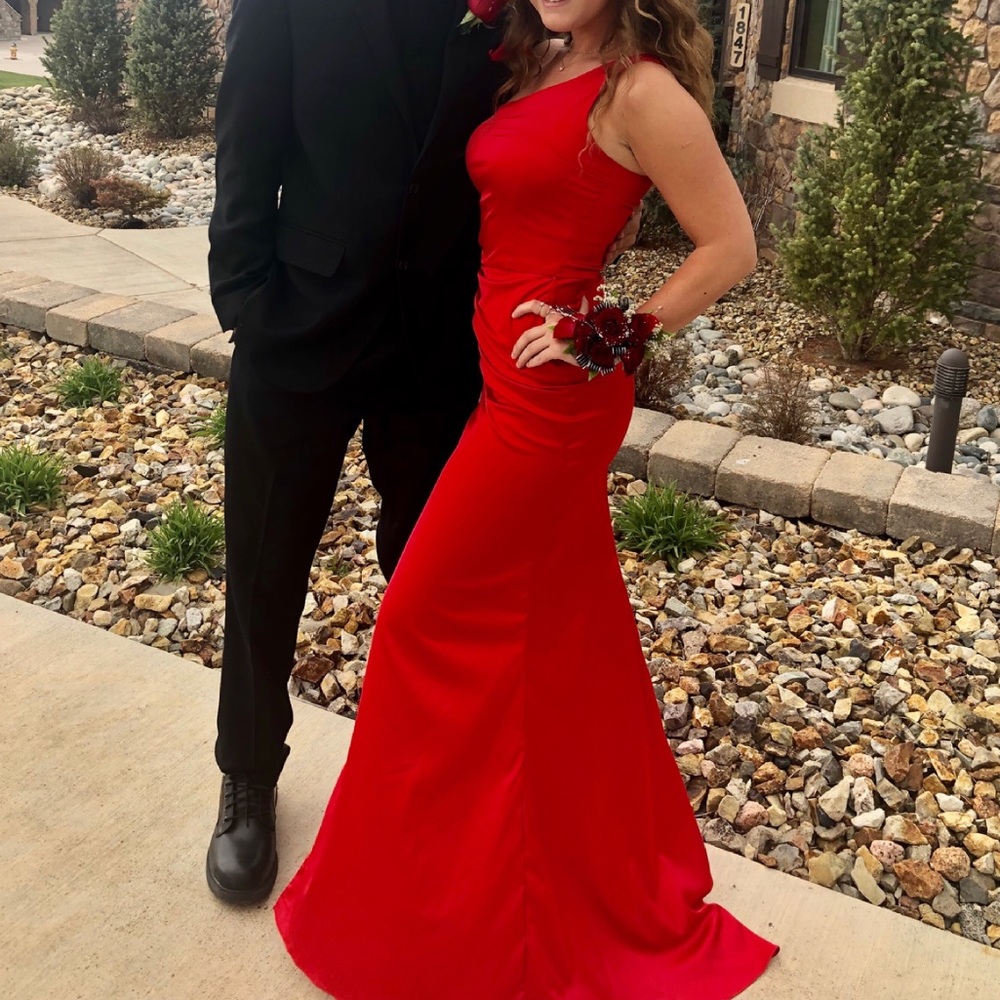 Beautiful red classic prom dress